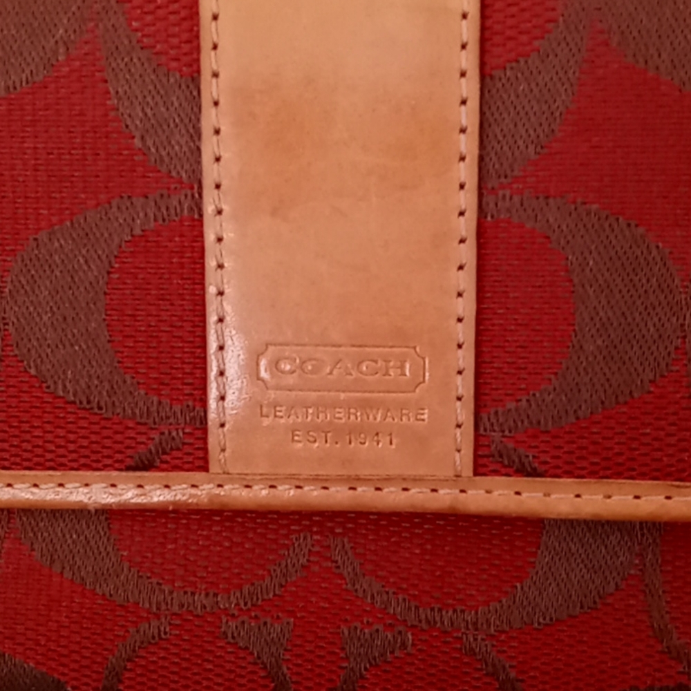 Coach Wallet - Picture 10 of 10